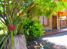 Cabañas Esencias Mocona、エル・ソベルビオのホテル