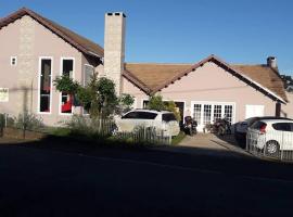 Pousada Charme da Serra, guest house in Bom Jardim da Serra