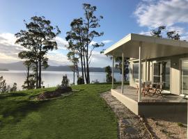 Fairwinds Tasmania, отель с джакузи в городе Brooks Bay