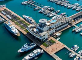 Yacht Club Marina Di Loano, hotel in Loano