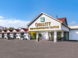 Quality Inn & Conference Centre: Orillia şehrinde bir otel