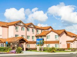 헤이워드에 위치한 호텔 Rodeway Inn & Suites