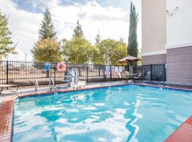 Comfort Suites, hotel dicht bij: Internationale luchthaven Fresno Yosemite - FAT, Clovis