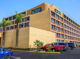 Quality Inn & Suites Montebello - Los Angeles, hotell med parkering i Montebello