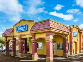 코로나에 위치한 호텔 Rodeway Inn & Suites Corona