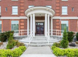 The Champlain Waterfront Hotel Ascend Hotel Collection, hotell i Orillia