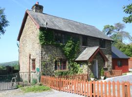 Barn Cottage - Farm Park Stay with Hot Tub, cabin in Swansea