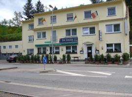 Hotel Am Wildpark: Sankt Ingbert şehrinde bir otel