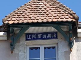 LE POINT DU JOUR, hotel near Saint-Savin Abbey, Saint-Savin