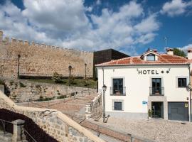 Hotel Puerta de la Santa, hotel near Royal Monastery of Saint Thomas, Ávila