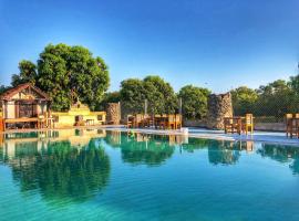 Gir Lions Paw Resort with Swimming Pool, hotel di Sasan Gir