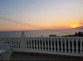 Vistas al Mar, holiday home sa Adra