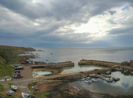 Portknockie 17 Harbour Place Overlooking Harbour, hotel in Portknockie