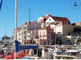 Apartments Porat Vela Podgora、ポドゥゴラのホテル