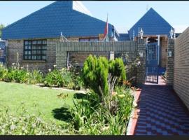 Obaa Sima Guest House, hotel with parking in Mthatha