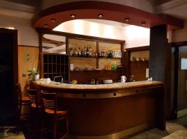 Hotelik Kamienica、Kamienica Królewskaのホテル