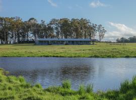Harmans Lodge Private Rural Escape, holiday home in Wilyabrup