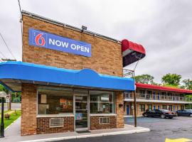 Motel 6-Elmsford, NY - White Plains, хотел в Елмсфърд