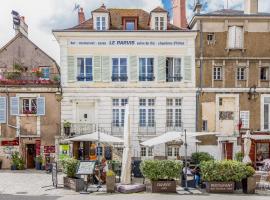 Le Parvis, hotel v mestu Chartres