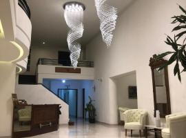 Hotel Select, hotel cu parcare din Piri&aacute;polis