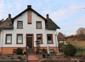 Anna Ferienwohnung am Eifelsteig, hotel perto de Nerother Kopf mountain, Neroth