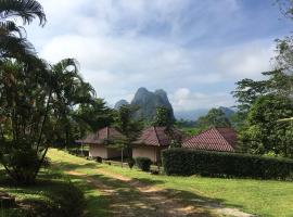 Khao Sok Hill Top Resort, glamping in Khao Sok