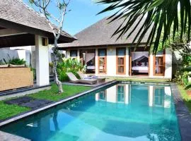 The Khayangan Dreams Villa Umalas