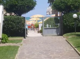 CASA VACANZA CON ACCESSO DIRETTO IN SPIAGGIA