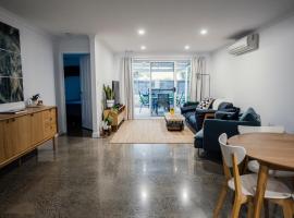 FortyTwo - Oceanside Retreat Busselton, holiday home in Busselton