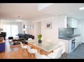 Pis del Mercat -aire acondicionado en todas las habitaciones y salón-, hotel i Deltebre