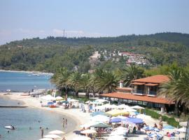 Happy Camp mobile homes in Castello Camping & Summer Resort, hôtel à Neos Marmaras