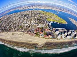 Coronado Home 100FT To The Beach, rumah liburan di San Diego