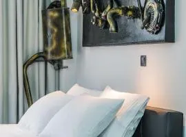 GraffitiSuites#Garage