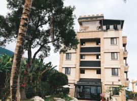 吉祥城堡 Propitious Castle B&B, hotel v destinaci Zhixue