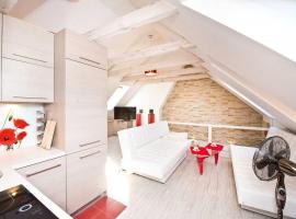 Dwupoziomowy Stylowy Apartament Przy Centrum Gdyni, Niedaleko Morza, hotel u gradu Gdinja