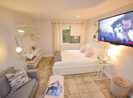 Newly Renovated Whistler Studio, hotel in Whistler