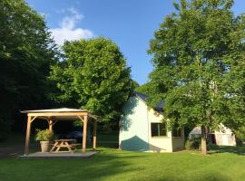 Camping Du Perche Bellemois, hotel in Bellême