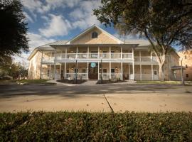 Gruene River Hotel & Retreat, hotel perto de Tubing no Rio Comal, New Braunfels