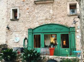 Le guilhaume d'orange, hotel v destinaci Saint-Guilhem-le-Désert
