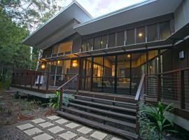 The Sanctuary, villa in Noosa North Shore