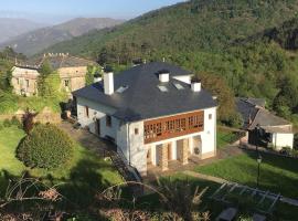 Apartamentos Rurales Los Mazos, hotel v destinácii Boal