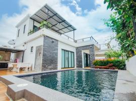 FullLove HuaHin PoolVilla، كوخ في هوا هين