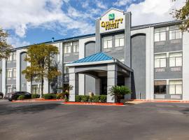 Quality Suites, hotel cerca de Omni Austin Hotel at Southpark, Austin