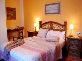 Casa Rural Estarrún – hotel w mieście Aísa