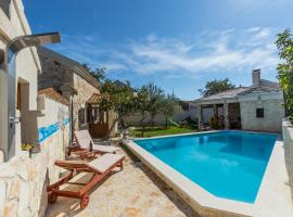 Villa Andrija, ξενοδοχείο στο Σίμπενικ