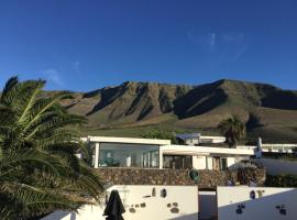 Casa Susanne, family hotel in Famara