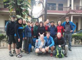 Wild Horizons Guest House, pet-friendly hotel in Sauraha