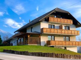 Apartments-Rooms Kocijancic, hotel en Bled