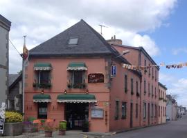 Hôtel Restaurant des Voyageurs, hotel v destinaci Plonéour-Lanvern