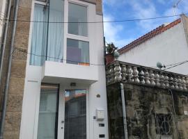 Preciosa Casa en el Casco Histórico de Baiona, hotel en Baiona